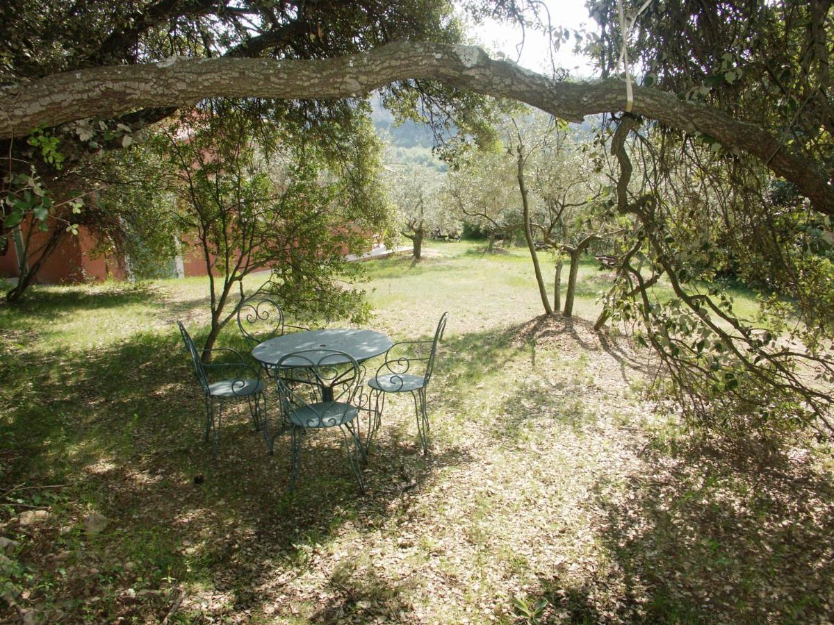 Bed and Breakfast Ll Poulidetto Lioux Екстер'єр фото