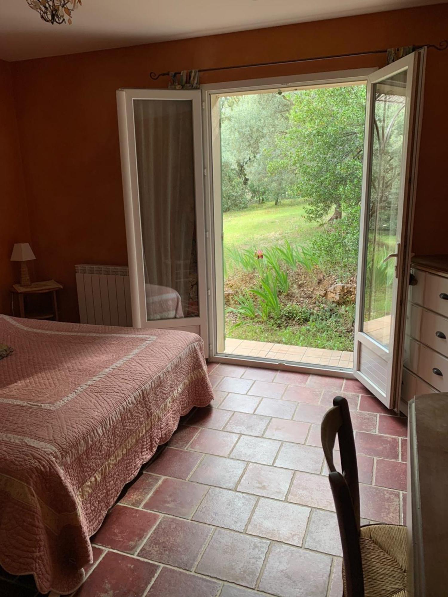 Bed and Breakfast Ll Poulidetto Lioux Екстер'єр фото